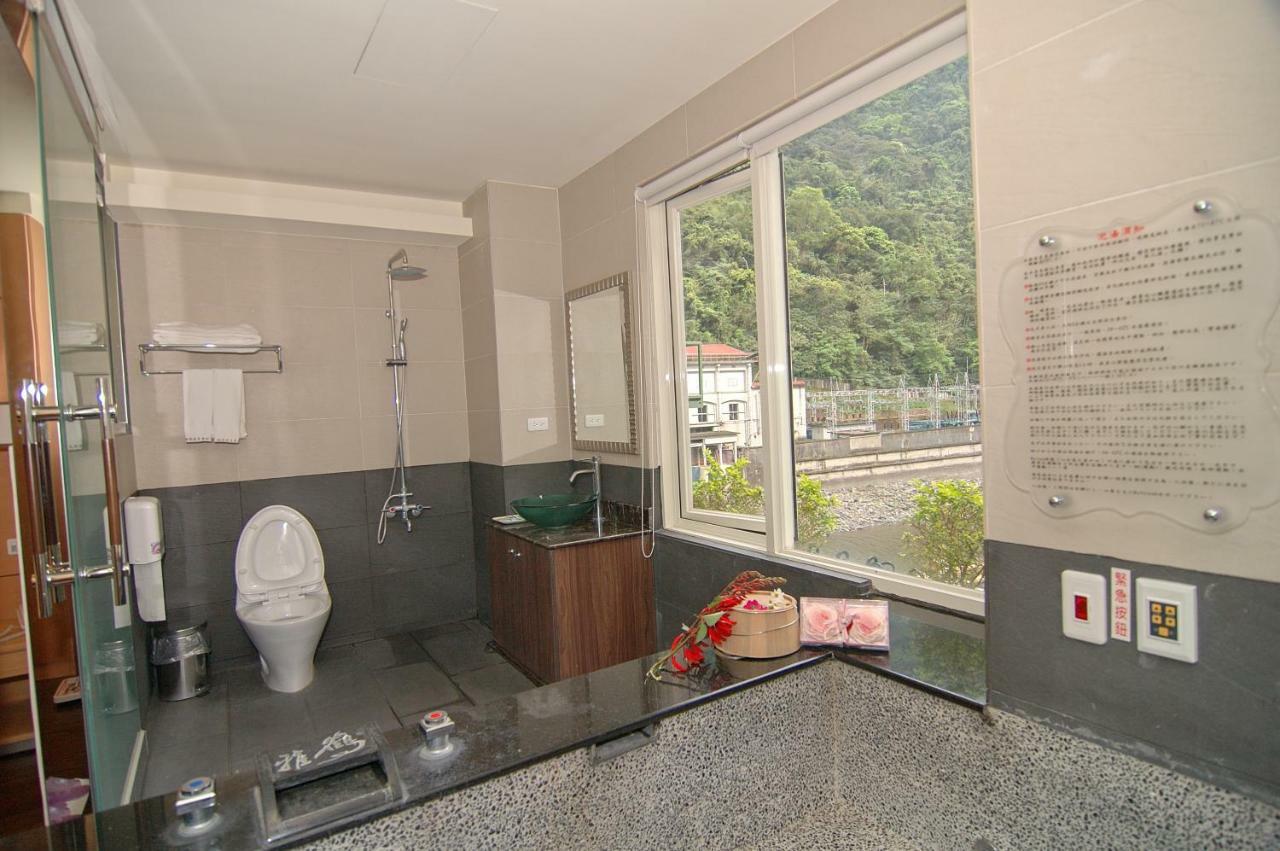 Hoya Hot Spring Inn Wulai Exterior photo